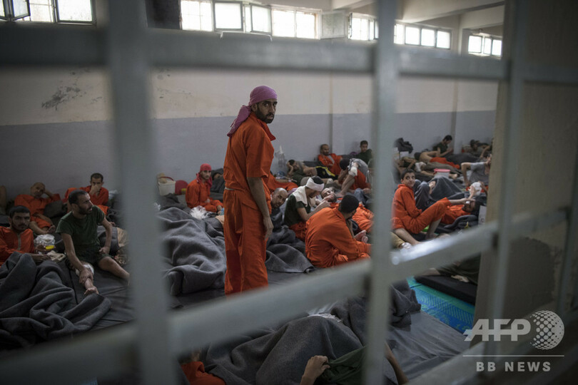 過密と悪臭 「IS戦闘員」収容施設の内側 シリア【再掲】