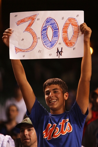 トム・グラビン MLB史上23人目の300勝を達成 写真18枚 国際ニュース