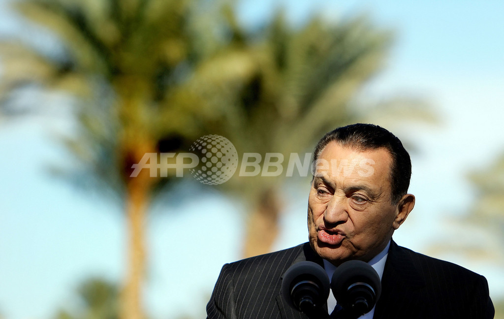 「ムバラク前大統領は自宅軟禁」、エジプト軍最高評議会が発表 「ムバラク前大統領は自宅軟禁」、エジプト軍最高評議会が発表
