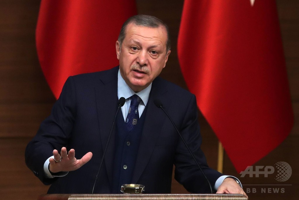 トルコ、公務員2700人超を解雇 昨年のクーデター未遂めぐり トルコ、公務員2700人超を解雇 昨年のクーデター未遂めぐり