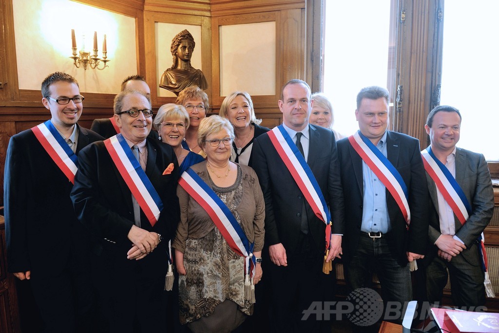 極右政党をやむなく受け入れるフランス 極右政党をやむなく受け入れるフランス