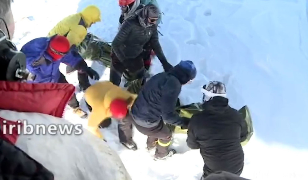 イランの山で吹雪と雪崩、登山者8人死亡 7人行方不明