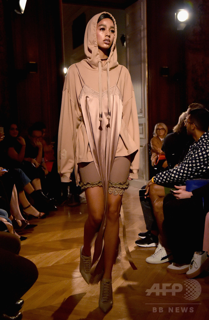 「フェンティ プーマ バイ リアーナ」17年春夏