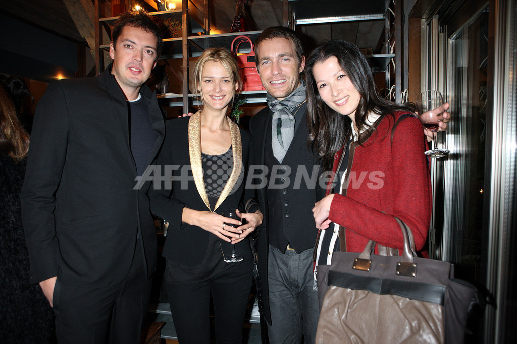 「ラグ＆ボーン」からバッグがデビュー、デザイナーを囲むパーティ開催