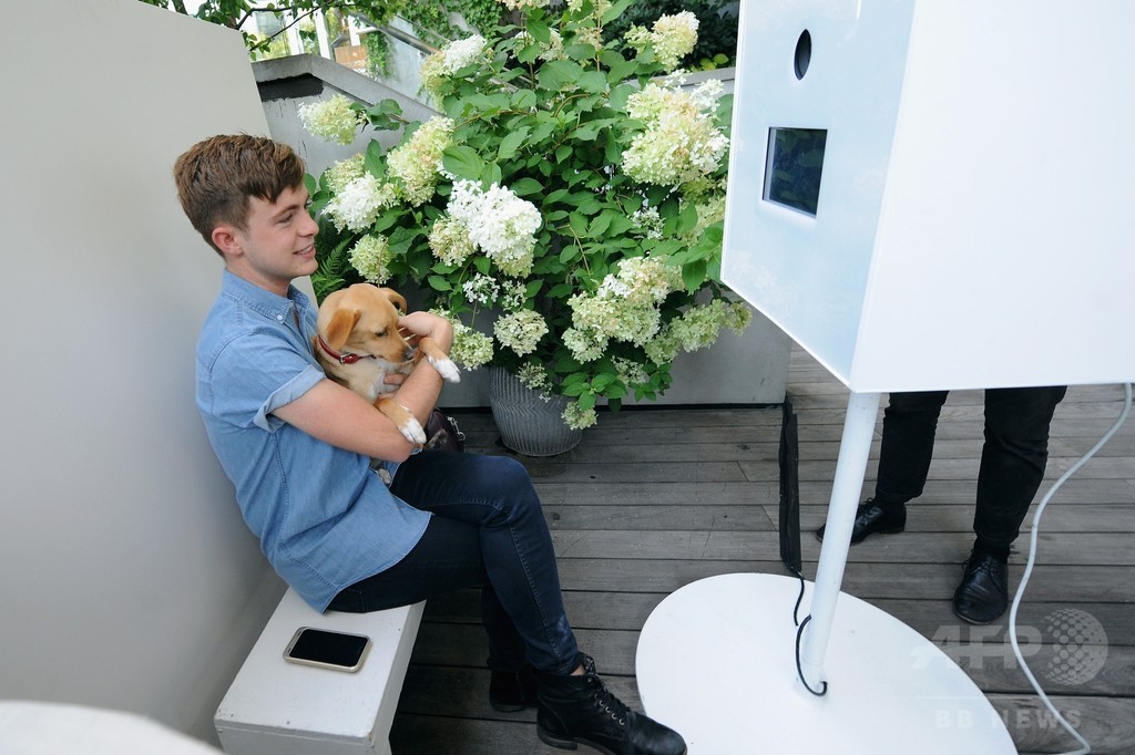 アリアナ・グランデの愛犬も登場！「コーチ」新キャンペーンイベント