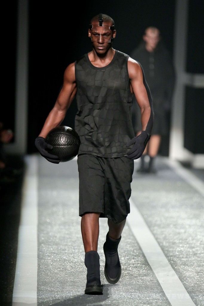 Alexander Wang × H＆M、ニューヨークで発売記念イベント開催