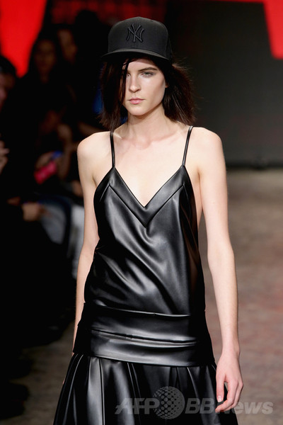 ＜14/15年秋冬NYコレクション＞DKNY