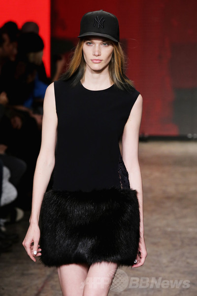 ＜14/15年秋冬NYコレクション＞DKNY