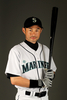 米大リーグ（MLB）のシアトル・マリナーズ（%%Seattle Mariners%%）は25日、キャンプが行われているアリゾナ州ピオリア（Peoria）でメディア向けのフォトデーを催した。写真はポーズをとるイチロー（%%Ichiro Suzuki%%）。（2010年2月25日撮影）(c)AFP/Getty Images/Ezra Shaw