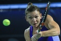 テニス、ドバイ・テニス選手権、女子シングルス準決勝。リターンを狙うシモナ・ハレプ（2015年2月20日撮影）。(c)AFP/KARIM SAHIB