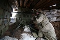 ウクライナ東部ドネツク州に展開するウクライナ軍の兵士（2021年4月5日撮影）。(c)STR / AFP