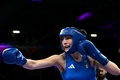 パリ五輪、ボクシング女子66キロ級2回戦。試合に臨むイタリアのアンジェラ・カリニ（2024年8月1日撮影）。(c)MOHD RASFAN / AFP