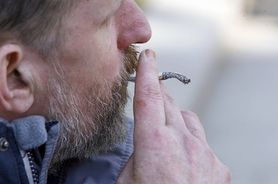 がん死亡率、男性が女性を大幅に上回る 「がまん強さ」が原因？