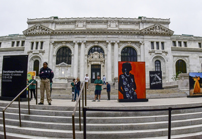 米アップル、カーネギー図書館を改装した新店舗を公開