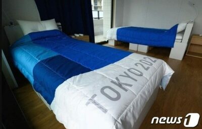 飛び跳ねたら「ぺちゃんこ」さらに改善…東京オリパラのダンボールベッド、パリに行く