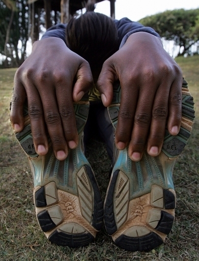 暴動のケニアでスポーツ界に「黒いうわさ」、北京五輪で団結を示せるか