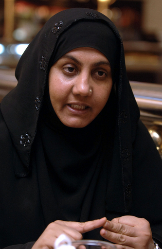 イスラム教徒の人権派女性ジャーナリスト、語る - オマーン