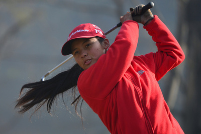 ネパール初のプロゴルファー目指す18歳、ウッズから個人指導