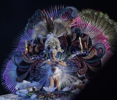 カナリア諸島のカーニバルでジュニア女王コンテスト