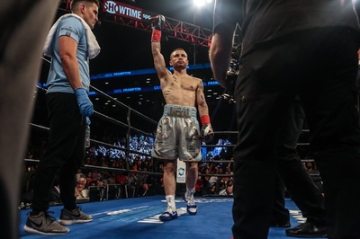 フランプトン、WBAフェザー級スーパー王座獲得で2階級制覇