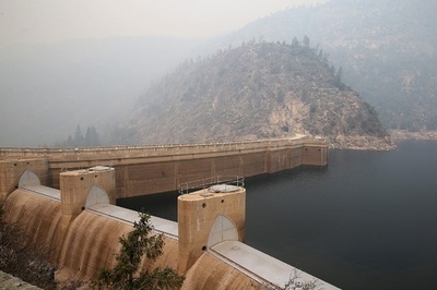 米加州の山火事、サンフランシスコ市の水供給源に迫る