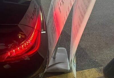「ビニール製垂れ幕に車が接触」ベンツ所有者が30万ウォン「不当」請求…韓国「接触感じない」程度なのに