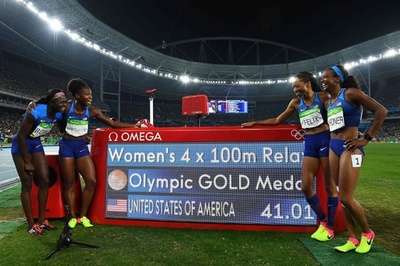 米国が女子400mリレーで優勝、フェリックスは陸上女子最多5個目の金