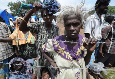 国連事務総長、スリランカの避難民キャンプを視察