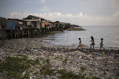 アジアのプラスチックごみ問題、広がる海洋汚染危機