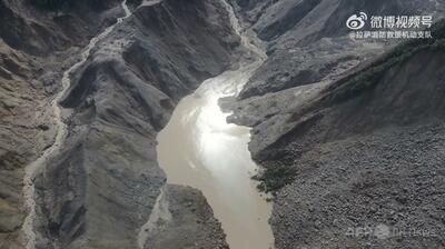 ネパール・チベット洪水で形成のせき止め湖氾濫、救助隊に一時撤退命令