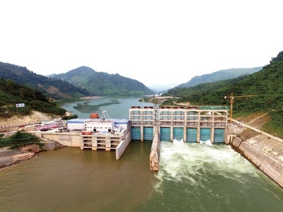 中国の「一帯一路」投資、近隣国に集中