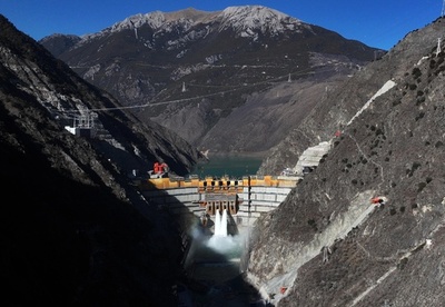 【三里河中国経済観察】チベット自治区発展改革委員会の衛強主任：産業体系を強化