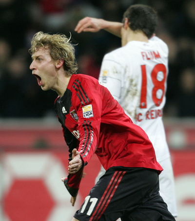 レバークーゼン フライブルクに快勝し首位の座を奪還