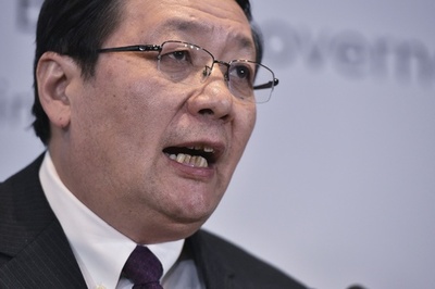 中国財政相、トランプ氏は「非理性的」 米紙インタビュー