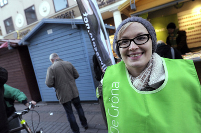 遊説中のフィンランド首相にナイフ持った男が接近、首相は無事