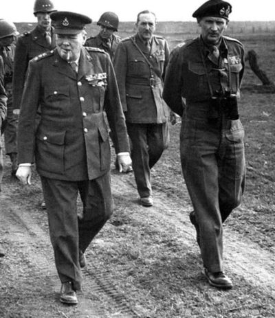 チャーチル元英首相の「葉巻」に29万円、遺品コレクション競売に