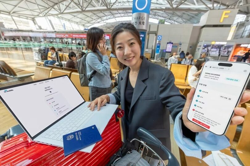 KT Japanのモデルが「tt mobile」を紹介している＝KT提供(c)news1