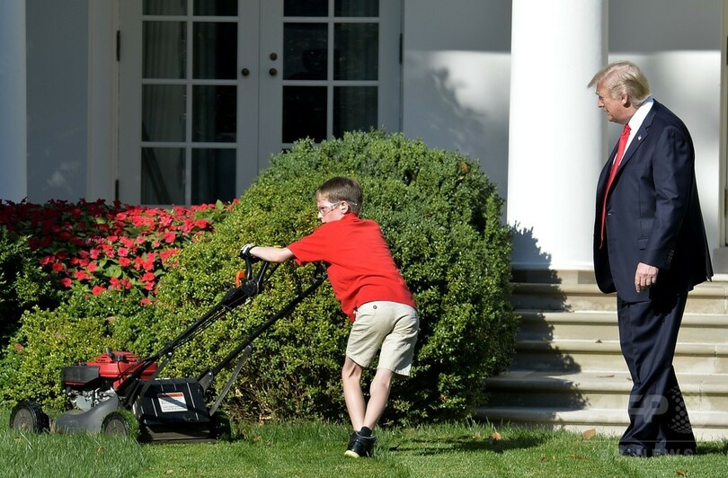 ホワイトハウスの芝刈りをさせて 11歳少年をトランプ大統領が称賛 写真9枚 国際ニュース Afpbb News