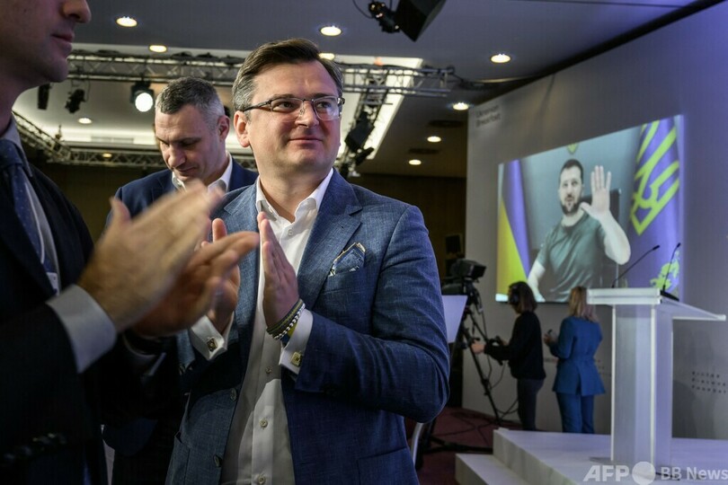 ウクライナ大統領、西側の「団結」に疑義 ダボス会議