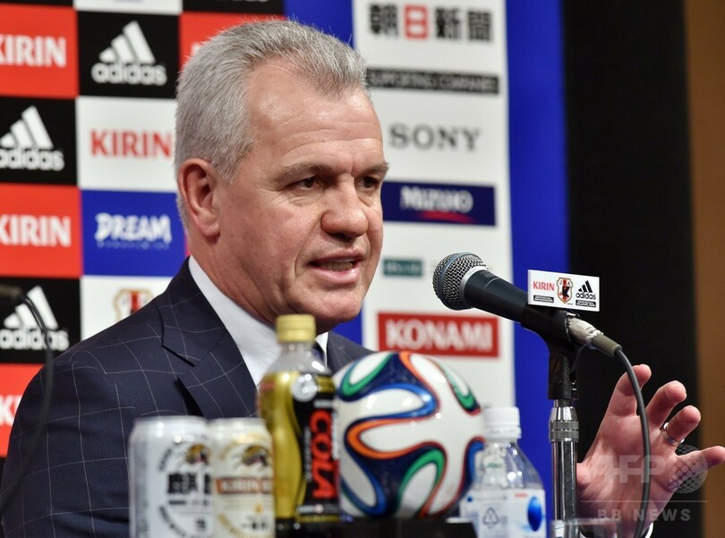 日本代表のアギーレ新監督、就任会見で強硬路線を表明