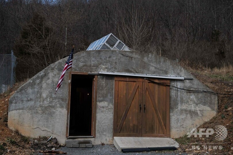 新型コロナ流行で関心高まる、中産階級向け生き残りキャンプ 米