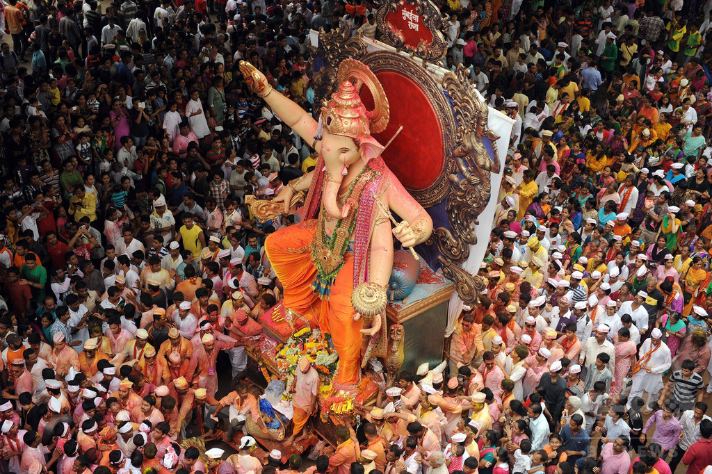 ガネーシャ祭 今年も盛大に開催 インド 写真8枚 国際ニュース Afpbb News