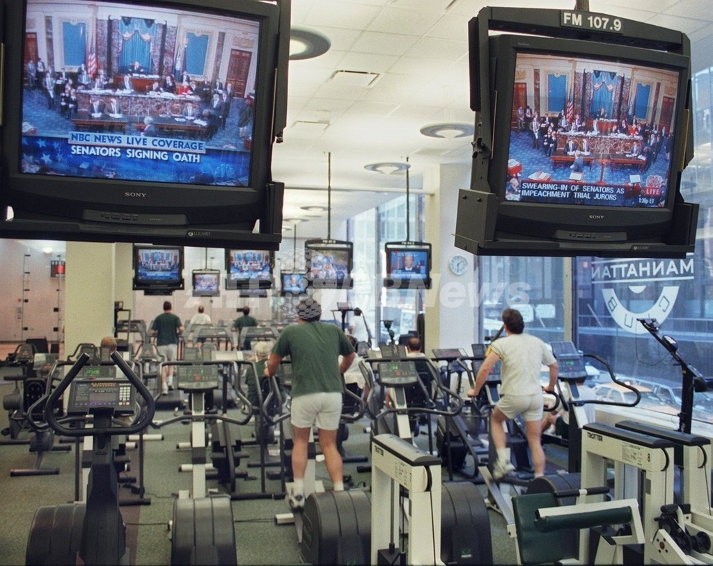 長時間のテレビ視聴で病気・早死リスク高まる、米研究 長時間のテレビ視聴で病気・早死リスク高まる、米研究