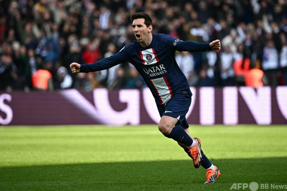 メッシが劇的決勝FK、PSG勝利もネイマール負傷 写真10枚 国際ニュース