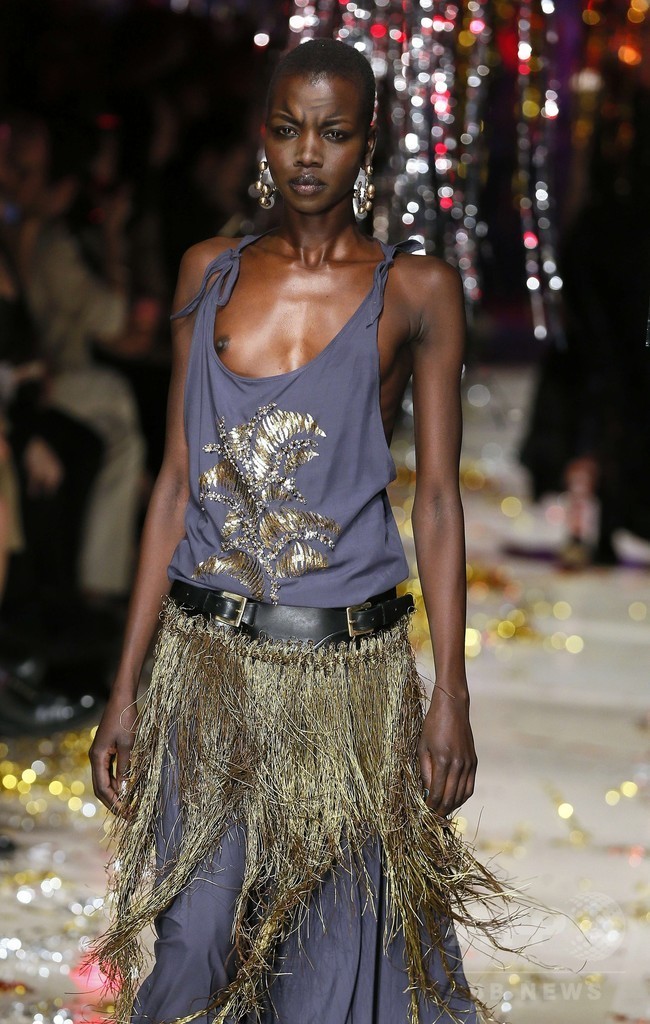 「ユニセックス」にまとう服、「ヴィヴィアン・ウエストウッド ゴールドレーベル」15/16秋冬