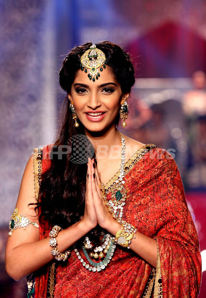 ＜インド・インターナショナル・ジュエリー・ウィーク＞グランドフィナーレにソナム・カプールら