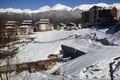 露ソチ冬季五輪会場の1つとなる山間部ローザクトール（Rosa Khutor）で進む五輪村の建設作業（2014年2月2日撮影）。(c)AFP/ OLIVIER MORIN