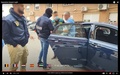 スペインで、麻薬捜査の一環として容疑者を拘束する同国治安警察。欧州警察機関が公開した動画より（2022年11月28日公開）。(c)AFP PHOTO / EUROPOL
