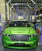 「中国智谷（重慶）・新エネルギー産業パーク」の格羅夫水素エネルギー自動車試生産試験基地で、ラインオフした重慶市初の水素燃料電池自動車（2019年4月13日撮影）。(c)Xinhua News