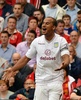 14-15イングランド・プレミアリーグ第4節、リバプール（Liverpool FC）対アストン・ビラ（Aston Villa）。得点を挙げて喜ぶアストン・ビラのガブリエル・アグボンラホル（Gabriel Agbonlahor、2014年9月13日撮影）。(c)AFP/PAUL ELLIS